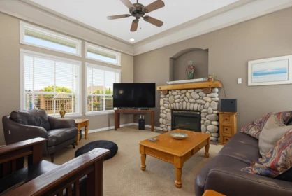 Kitchen Island Photo of 30585 Crestview Avenue, Abbotsford, BC