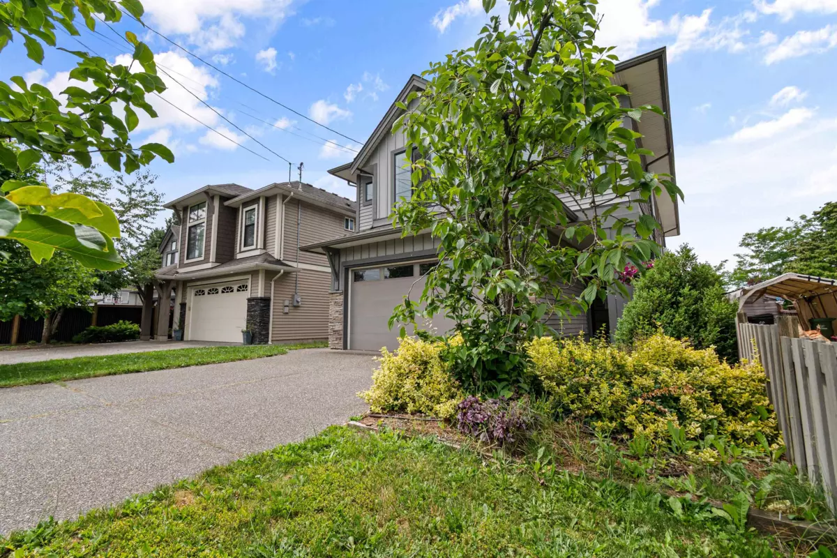 Living Room Photo of 9239 Mcnaught Road, Chilliwack, BC