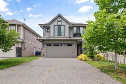9239 Mcnaught Road, Chilliwack, BC, Chilliwack — Single Family Residence for sale