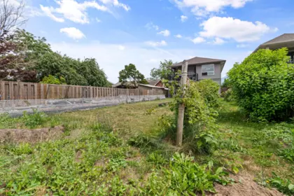 Garden / Landscaping Photo of 9239 Mcnaught Road, Chilliwack, BC