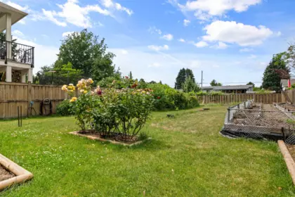 Swimming Pool Photo of 9239 Mcnaught Road, Chilliwack, BC