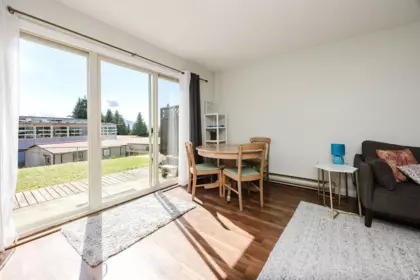 2 622 Farnham Road, Gibsons, BC, Gibsons — Apartment/Condo for sale