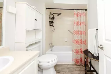 Guest Bathroom Photo of 2 622 Farnham Road, Gibsons, BC