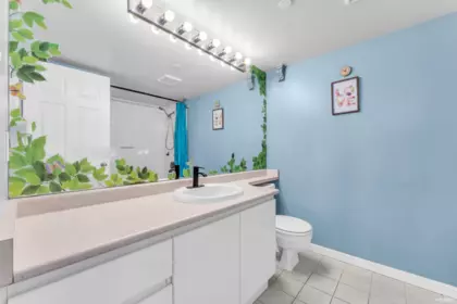 Mudroom Photo of 1701 13880 101 Avenue, Surrey, BC