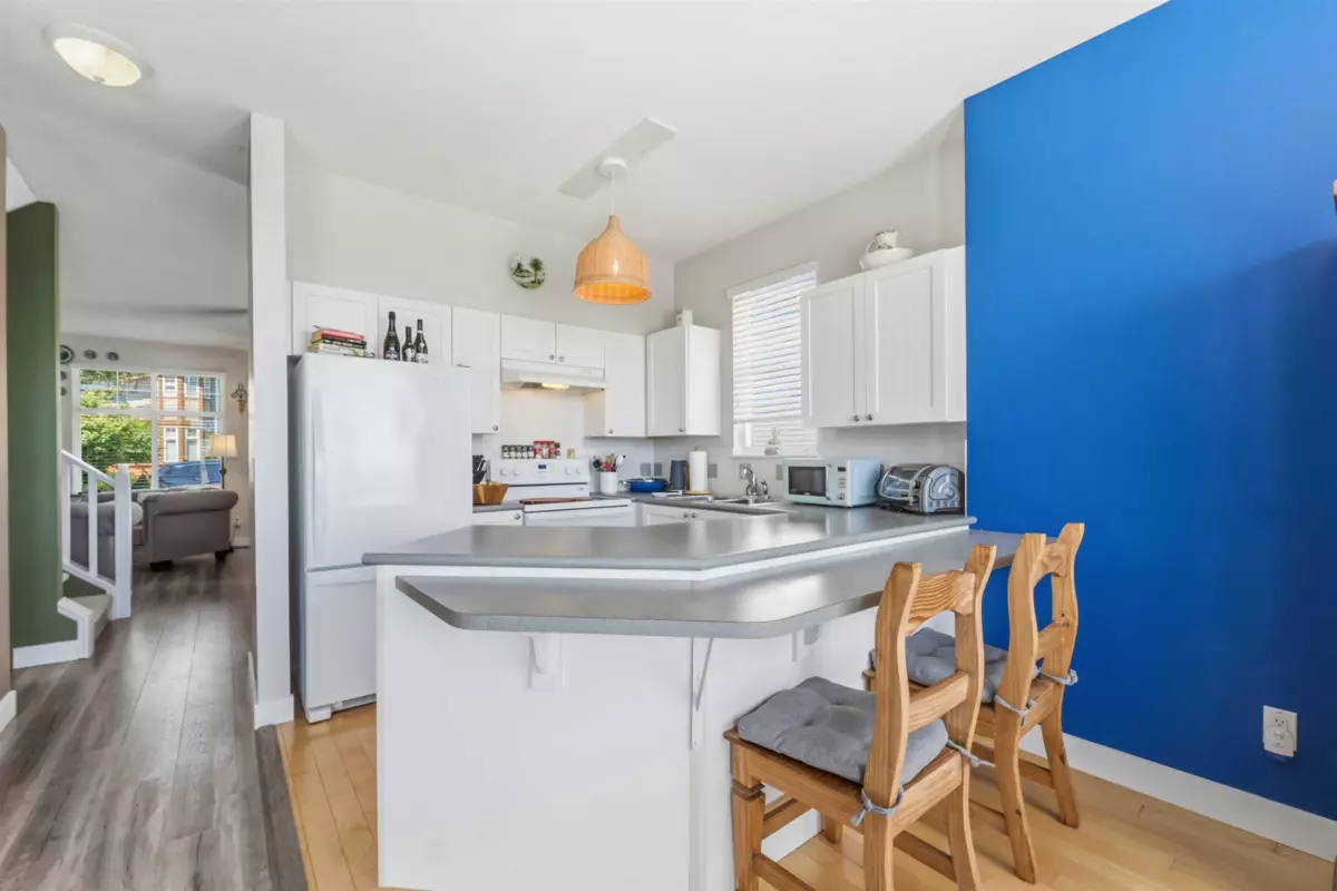 Dining Area Photo of 5666 149a Street, Surrey, BC