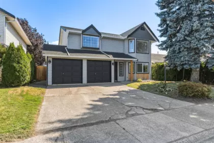 Kitchen Island Photo of 45170 Bluejay Avenue, Chilliwack, BC