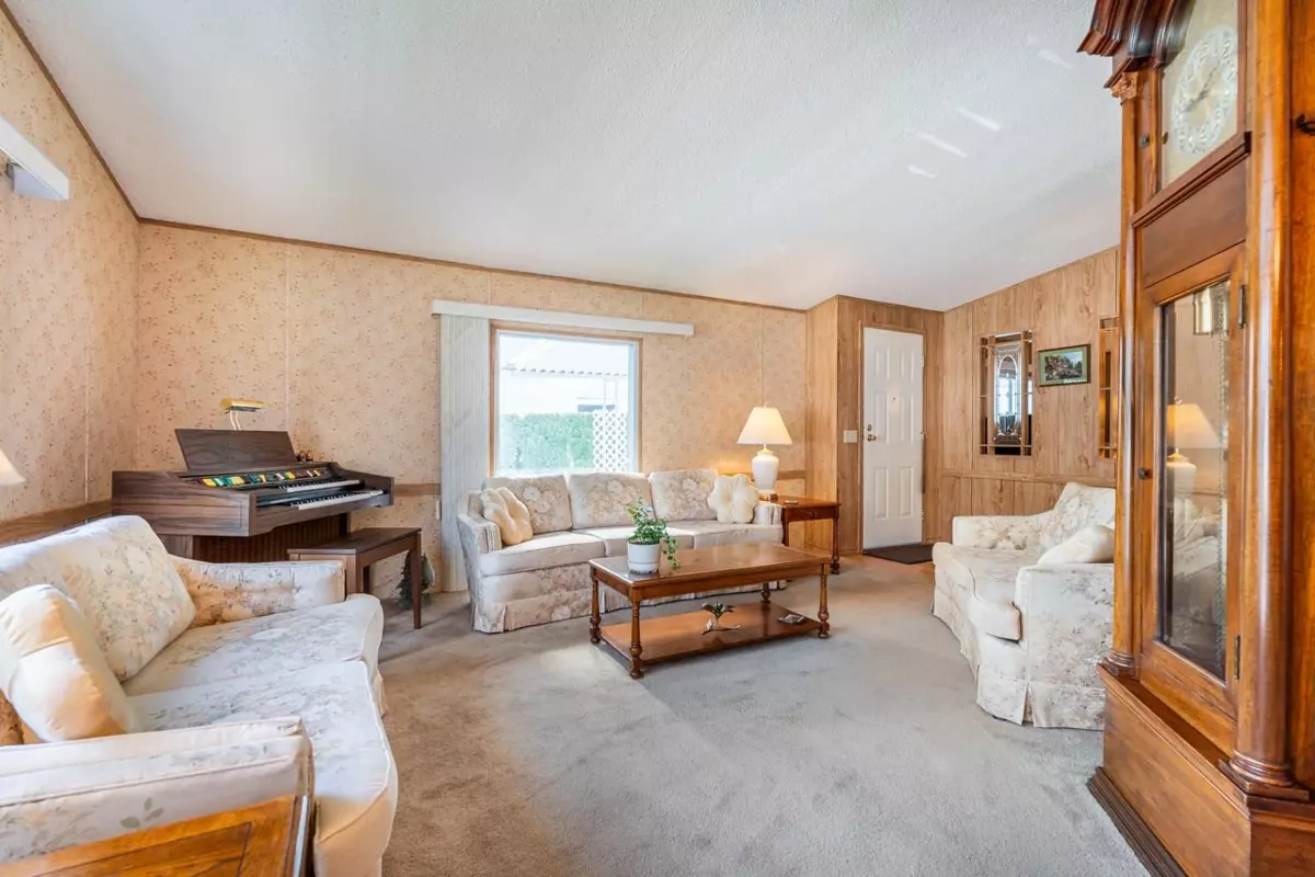 Dining Area Photo of 20 145 King Edward Street, Coquitlam, BC