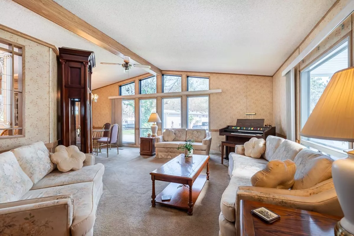 Family Room Photo of 20 145 King Edward Street, Coquitlam, BC