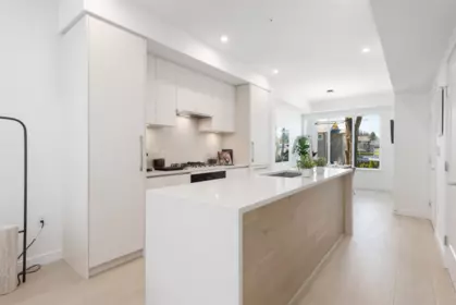 Kitchen Island Photo of 885 W 33rd Avenue, Vancouver, BC