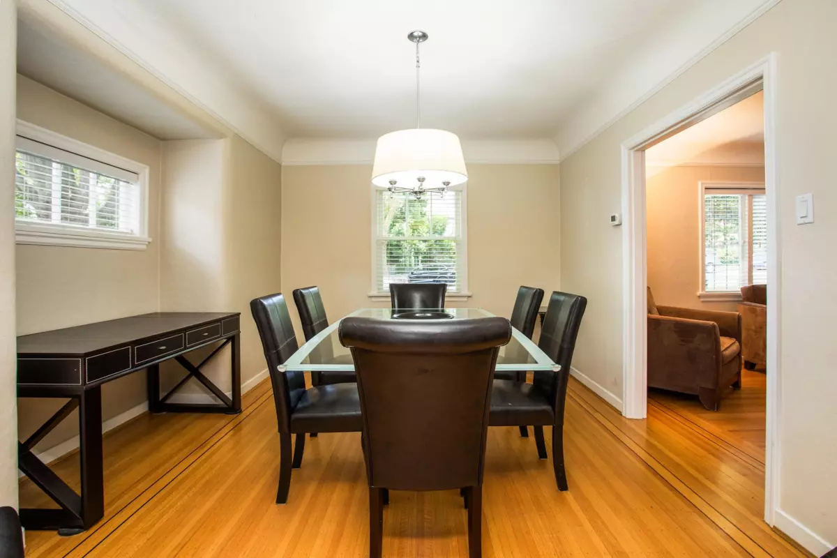 Family Room Photo of 3877 W Broadway, Vancouver, BC