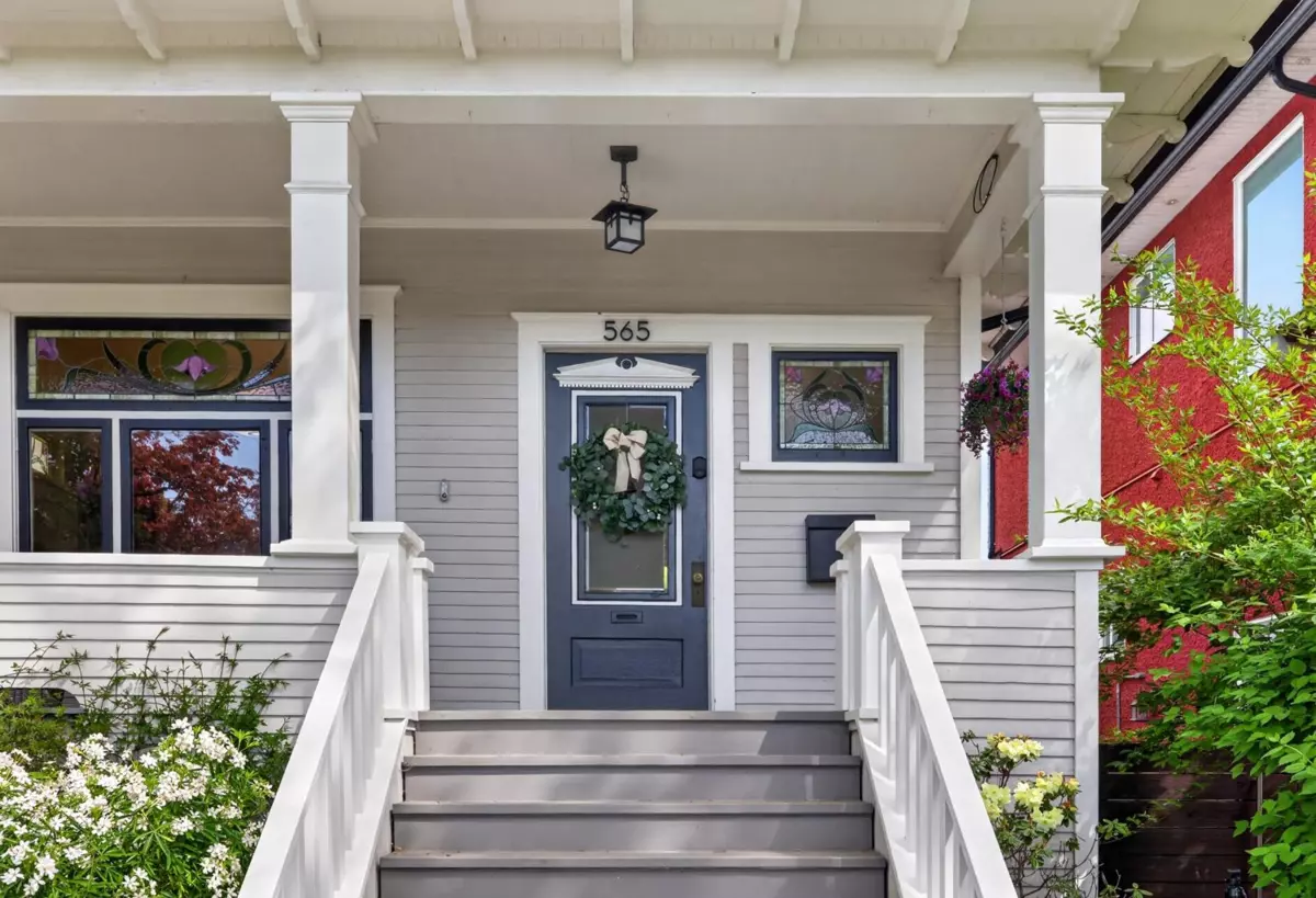 Family Room Photo of 565 E 45th Avenue, Vancouver, BC