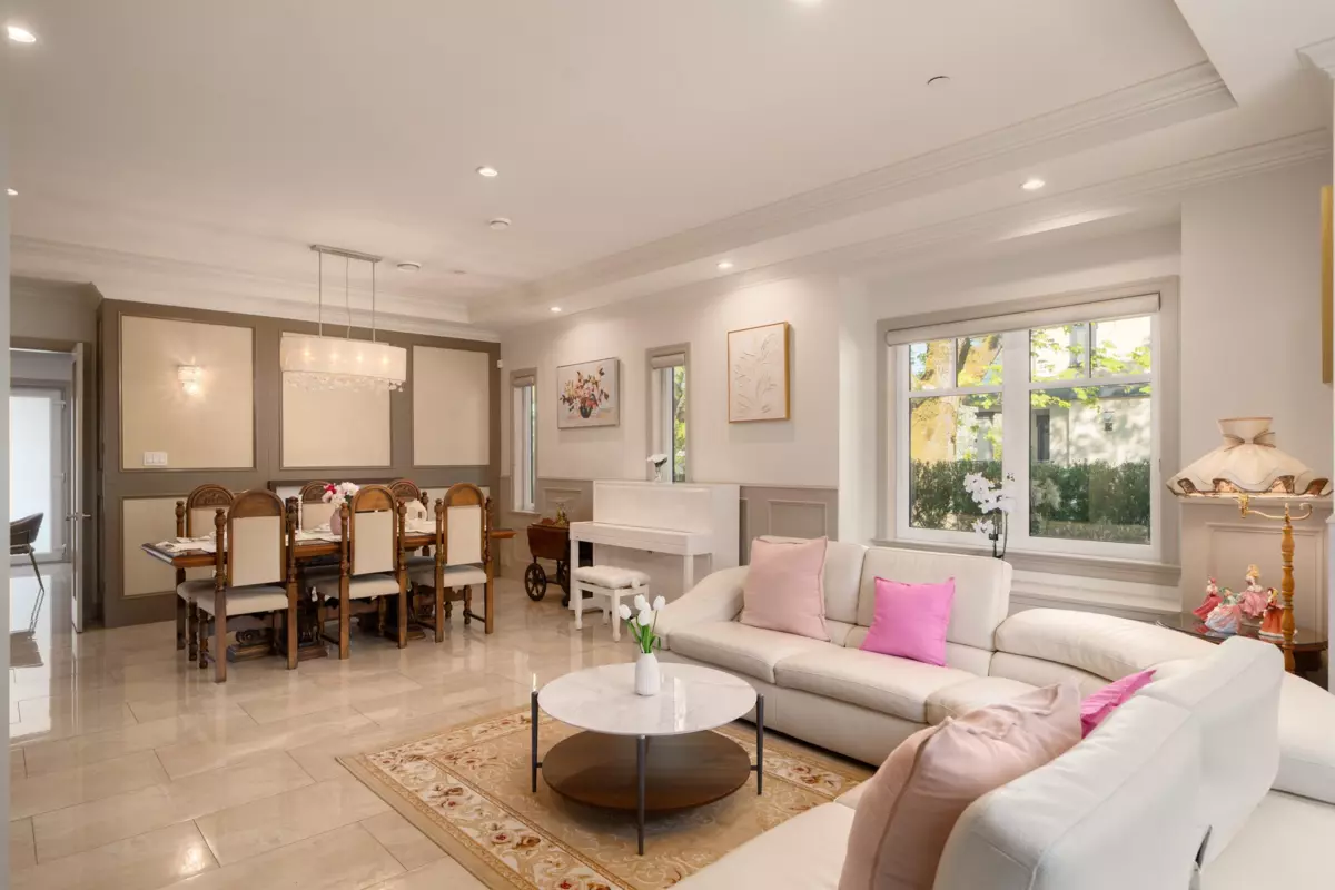 Family Room Photo of 4103 W 11th Avenue, Vancouver, BC