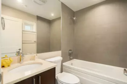 Hallway Photo of 4103 W 11th Avenue, Vancouver, BC