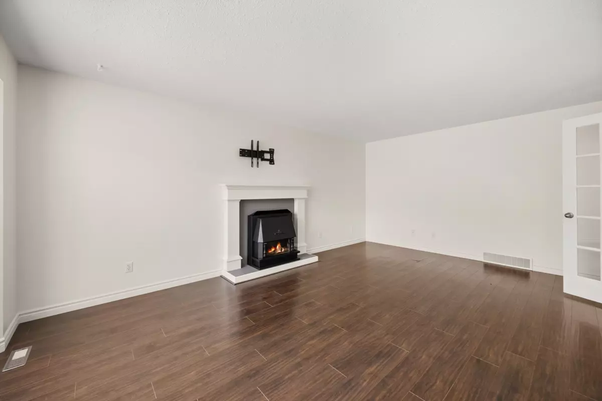 Dining Area Photo of 11923 Blakely Road, Pitt Meadows, BC
