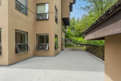 101 5855 Cowrie Street, Sechelt, BC, Sechelt — Apartment/Condo for sale