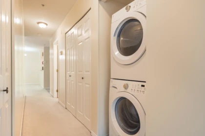 Hallway Photo of 101 5855 Cowrie Street, Sechelt, BC
