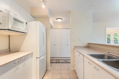Primary Bathroom Photo of 101 5855 Cowrie Street, Sechelt, BC