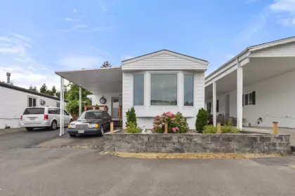 Front Yard Photo of 103 27111 Avenue, Langley, BC