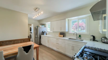 Kitchen Island Photo of 1752 Dorset Avenue, Port Coquitlam, BC