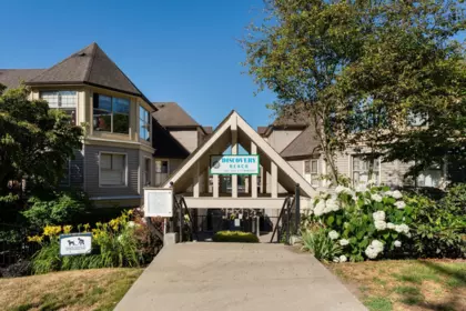 Garden / Landscaping Photo of 305 210 Eleventh Street, New Westminster, BC