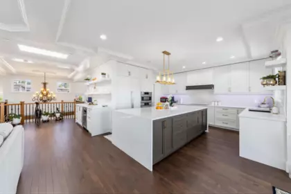 15354 Royal Avenue, White Rock, BC, White Rock — Single Family Residence for sale