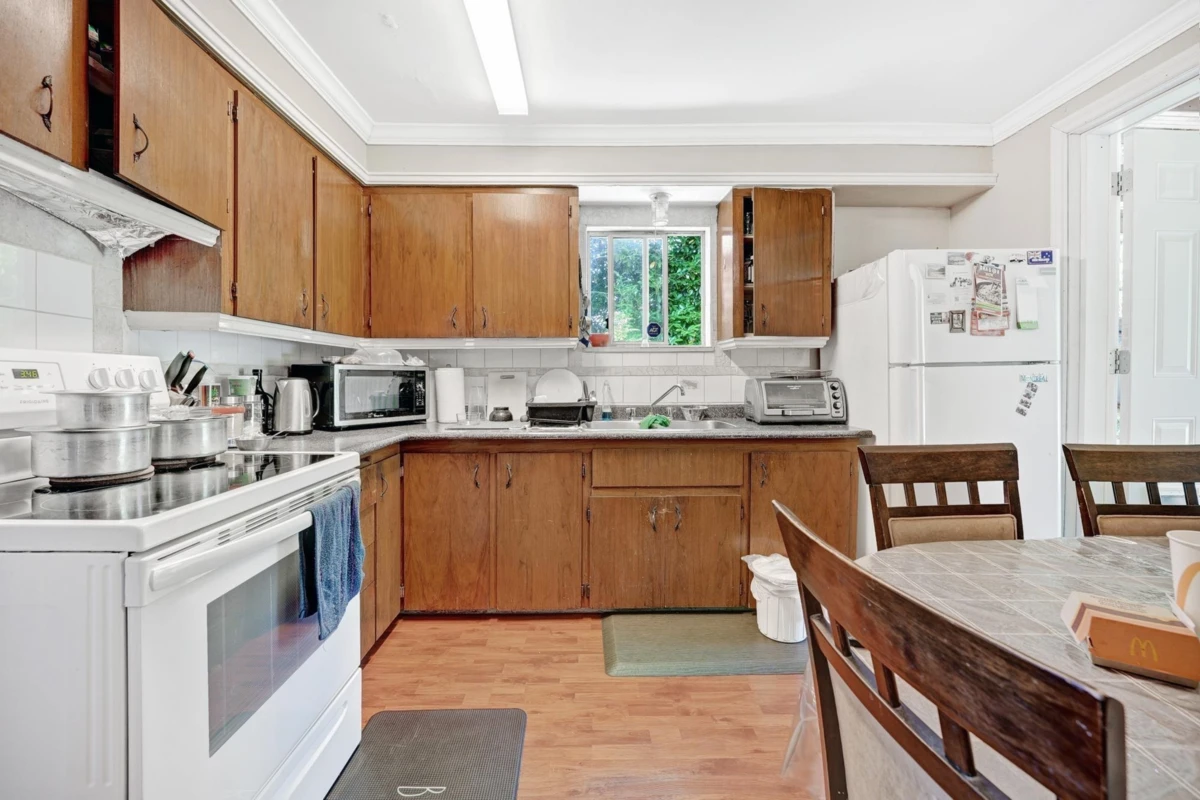 Dining Area Photo of 10886 132a Street, Surrey, BC