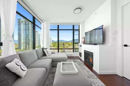 1801 4250 Dawson Street, Burnaby, BC, Burnaby — Apartment/Condo for sale