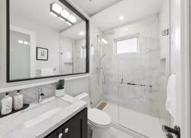 Hallway Photo of 3058 W 44th Avenue, Vancouver, BC
