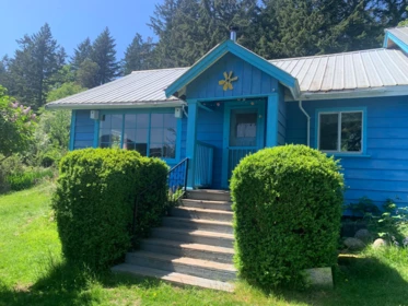 Primary Bedroom Photo of 1 1086 Georgeson Bay Road, Galiano Island, BC