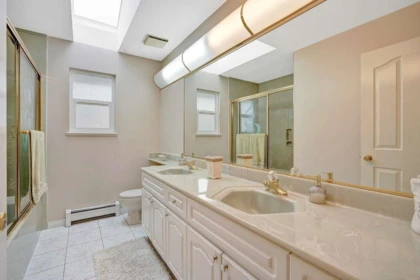 Entry Foyer Photo of 12413 64a Avenue, Surrey, BC