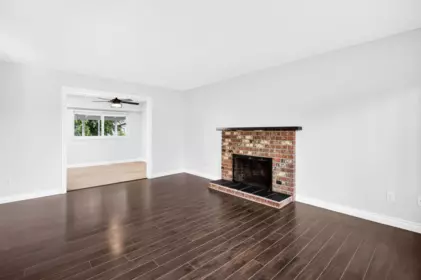Kitchen Island Photo of 20800 Camwood Avenue, Maple Ridge, BC