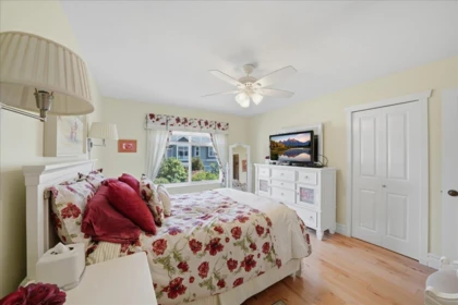 Entry Foyer Photo of 106 5900 Ferry Road, Ladner, BC