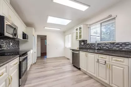 Kitchen Island Photo of 760 Grover Avenue, Coquitlam, BC