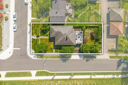 Front Yard Photo of 4802 Venables Street, Burnaby, BC