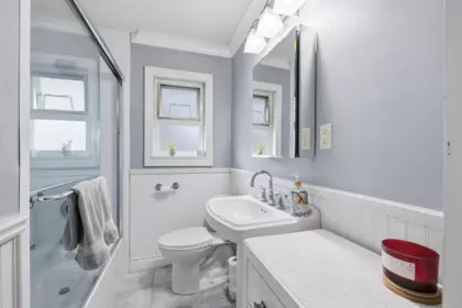Guest Bathroom Photo of 4802 Venables Street, Burnaby, BC