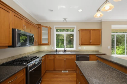 5583 Thom Creek Drive, Chilliwack, BC, Chilliwack — Single Family Residence for sale
