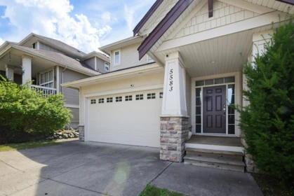5583 Thom Creek Drive, Chilliwack, BC, Chilliwack — Single Family Residence for sale