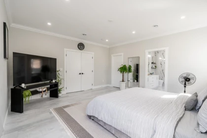 Hallway Photo of 9185 139 Street, Surrey, BC