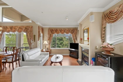 Breakfast Nook Photo of 302 3176 Plateau Boulevard, Coquitlam, BC
