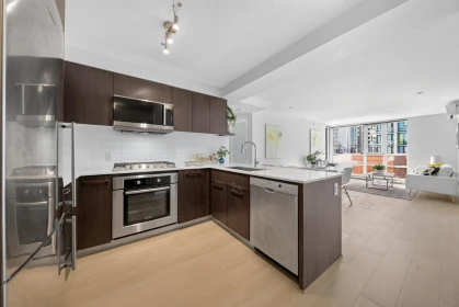 916 7988 Ackroyd Road, Richmond, BC, Richmond — Apartment/Condo for sale