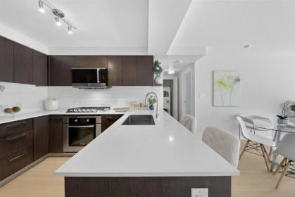 916 7988 Ackroyd Road, Richmond, BC, Richmond — Apartment/Condo for sale