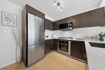 916 7988 Ackroyd Road, Richmond, BC, Richmond — Apartment/Condo for sale