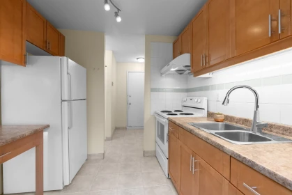 201 9153 Saturna Drive, Burnaby, BC, Burnaby — Apartment/Condo for sale