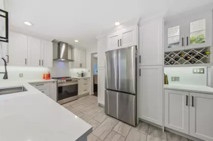 Kitchen Island Photo of 1659 Deep Cove Road, North Vancouver, BC