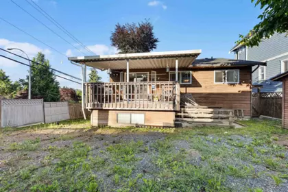 Laundry Room Photo of 7991 138a Street, Surrey, BC