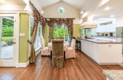 Laundry Room Photo of 1588 W 29th Avenue, Vancouver, BC