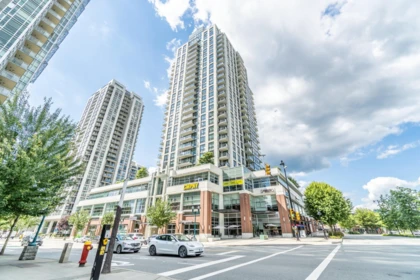 805 3007 Glen Drive, Coquitlam, BC, Coquitlam — Apartment/Condo for sale