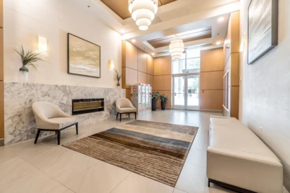 805 3007 Glen Drive, Coquitlam, BC, Coquitlam — Apartment/Condo for sale