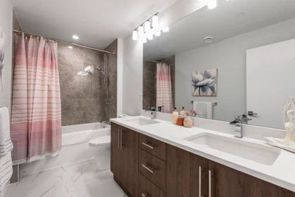 Primary Bathroom Photo of 405 11703 Fraser Street, Maple Ridge, BC