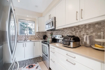 Breakfast Nook Photo of 42 900 W 17th Street, North Vancouver, BC